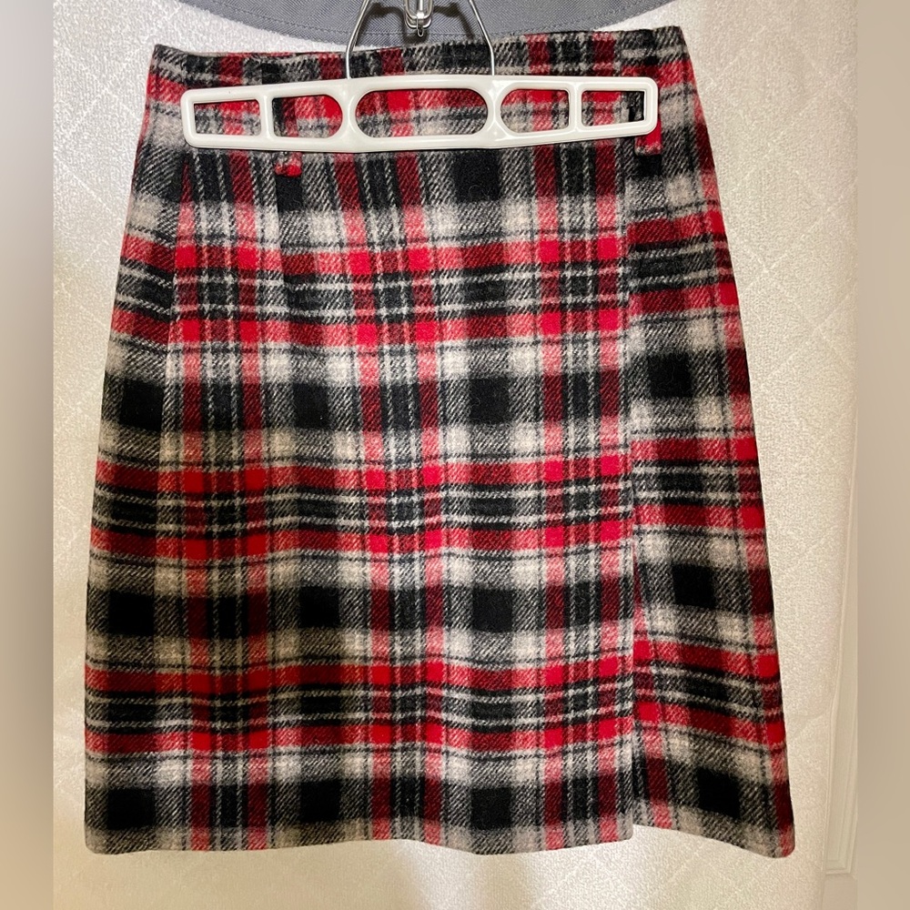 Adorable Vintage Wool Wrap Skirt